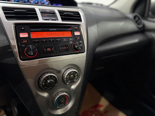 Toyota Yaris 1.5 Premium Sedan At