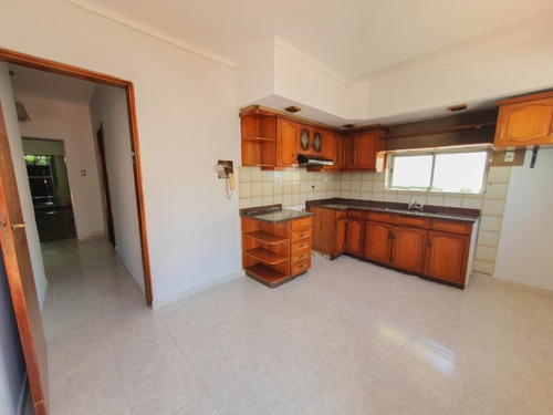 Imagen 9 de 14 de Chalet En Venta En Castelar Sur