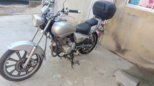 Dafra Kansas 150