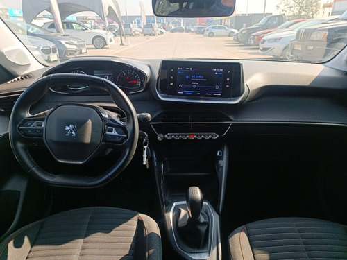 Peugeot 208 2021