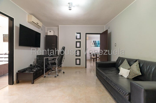 Imponente Y Moderno Ph En Venta En Los Chaguaramos. Yr25-18095. Servicio De Agua Constante, Gas Directo, Internet De Fibra Óptica Y Línea Cantv.