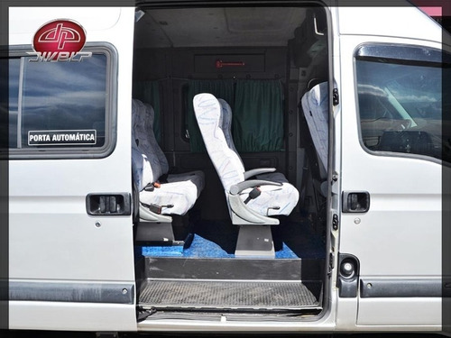 Van Passageiro Renault Master 2.5 L2h2 16 Lugares