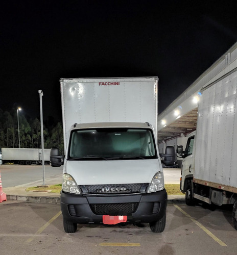 Iveco Daily 35s14 Ano 2019 Com 230.000 Km Documento Camionet
