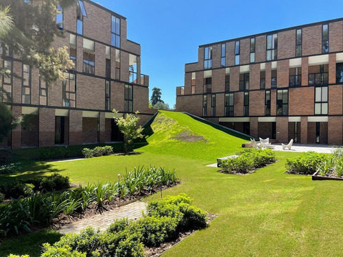 Amplio Monoambiente De 50 M2 - Condominio Patio (copa)