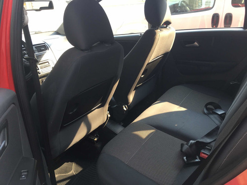 Volkswagen Suran 1.6 Highline 101cv 11c 2011
