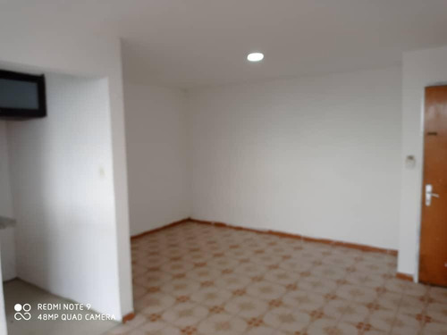 Imagen 4 de 13 de Apartamento En Centro De Maracay 04243178724