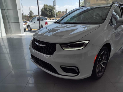 Imagen 1 de 13 de Chrysler Pacifica Limited 2021