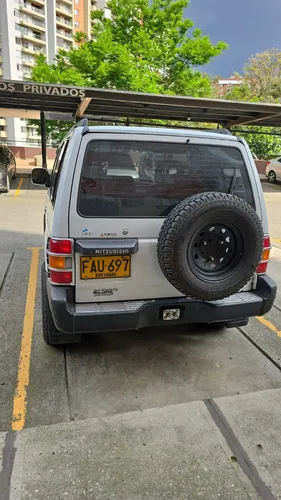 Montero Mishubichi 2.400