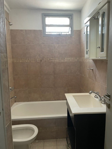 Imagen 9 de 10 de Oportunidad! Venta 2 Amb En Banfield. Inmejorable Ubicacion