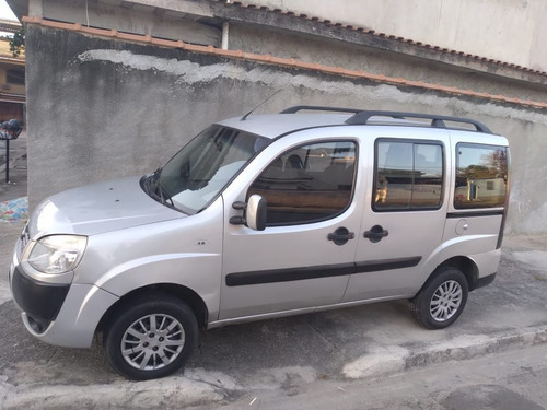 Imagem 8 de 8 de Fiat Doblo 1.8 16v Essence 5p