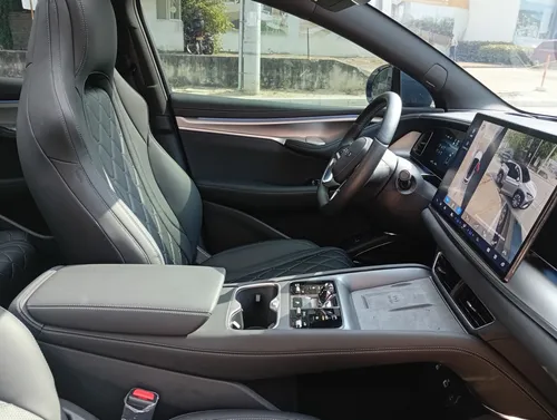 BYD Sealion 7