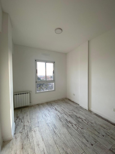 Departamento De 3 Amb. En Alquiler, Amenities, Cochera. Torre Crystal. L De Zamora.