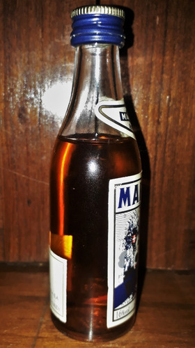 Botellita Miniatura Vermouth Martini Bianco Italia Cerrada