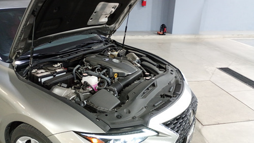 Lexus IS 4p 300 Premium L4/2.0/T Aut