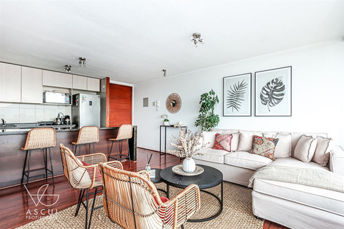 Departamento En Venta De 2 Dorm. En Las Condes