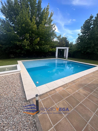 Casa En Venta En Barrio Santa Ana Moreno