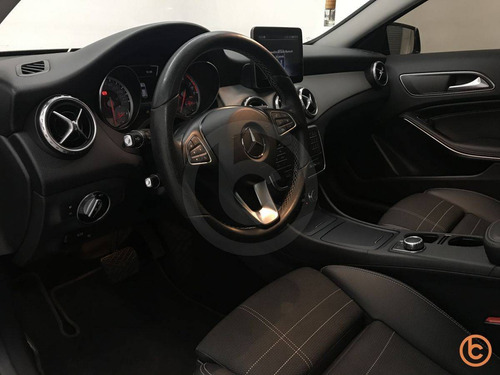 Imagem 10 de 15 de Mercedes-benz Gla 200 1.6 Cgi Enduro 16v Turbo Flex 4p