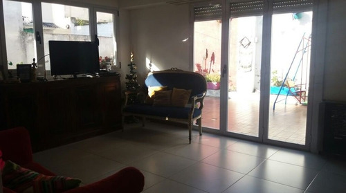 Dos Unidades En Block De 3 Ambientes C/u Por Pasillo Al Fondo. Zona San Carlos. Apto Crédito.