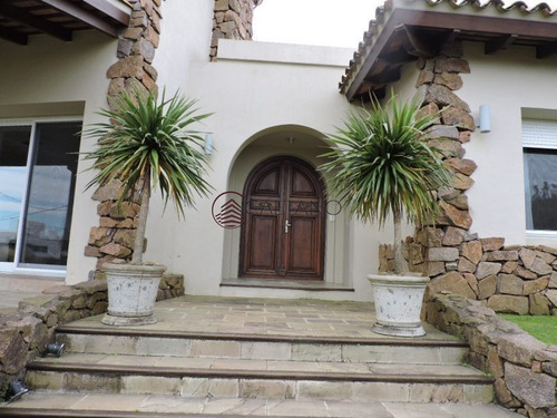 Imagen 3 de 24 de Casa Maravillosa De Dos Plantas En El Chorro - Manantiales El Chorro