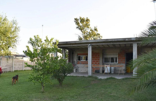 Casa Venta 2 Dormitorios 1 Baño 1 Patio 3 Cocheras 1140 Mts 2 Totales - Lisandro Olmos