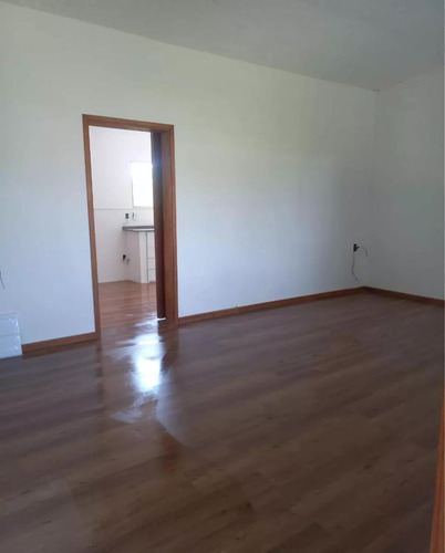 Alquiler Casa 2 Dormitorios, Con Entrada Para Autos. El Pinar
