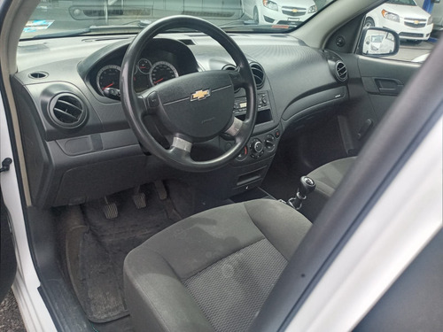 Imagen 8 de 9 de Chevrolet Aveo 2018 1.5 Ls Mt