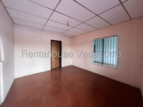 Erika Armeya Vende, Local Comercial , Ubicado En San Francisco, Barquisimeto. Flex: 25-16564