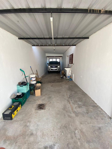 Casa De 3 Dormit Dependencia De Servicio / Departamento 3 Bños Y Cochera P/3 Vehiculos!