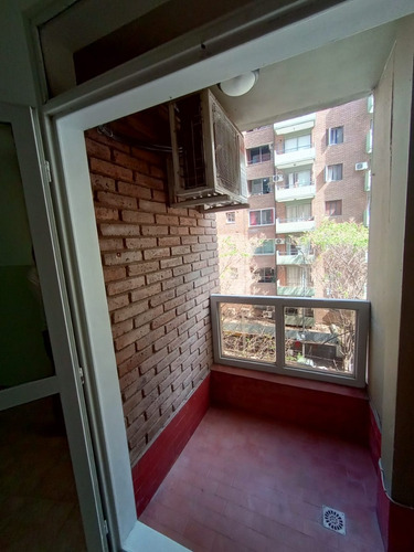 Departamento Con Balcón Frente, Rondeau Y Obispo Salguero