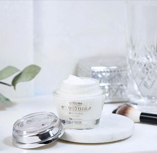Imagen 2 de 4 de Set Antiarrugas Agua Micelar + Crema Facial Diamond Cellular