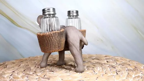Savanna Calls Trumpeting Elephant Glass Salt And Pepper Shakers Holder  Figurine Decor Set 5.75L 