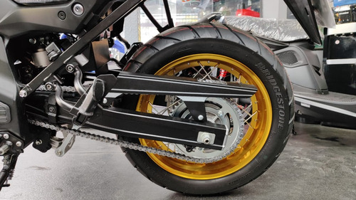 Moto Suzuki V-strom 650