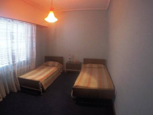 Imagen 10 de 17 de Casa 5 Amb C/dpto Y Patio .venta
