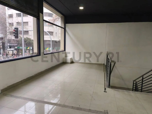 Arriendo Gran Local En Centro Cívico Santiago Centro