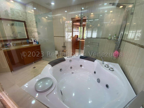 Casa En Venta En Santa Paula Calle Cerrada Casas En Caracas Angela Tochon