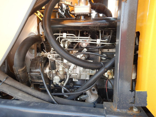 Imagen 8 de 15 de 06) Montacargas Veload H35 7700 Lbs Diesel Seminuevo