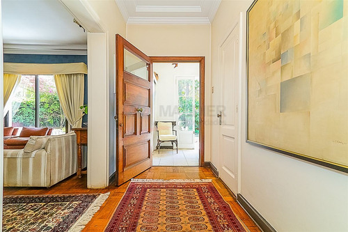 Casa En Venta De 4 Dorm. En Las Condes