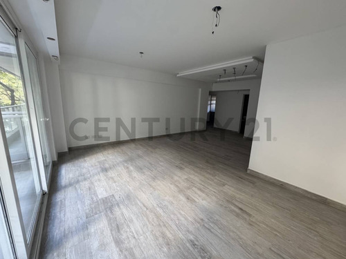 Venta Departamento 4 Ambientes En Flores Con Cochera Y Dependecia