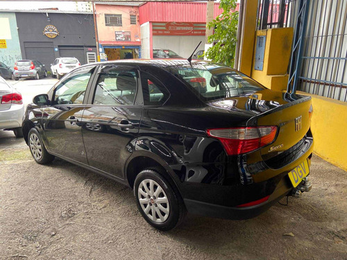 Imagem 4 de 8 de Fiat Grand Siena 1.0 Evo Flex Manual