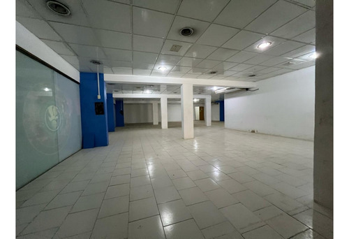 Se Vende Local Av. Bolivar Norte