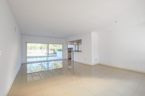 Imagen 8 de 27 de Casa Venta 3 Dormitorios Galeria Funes Cantegril