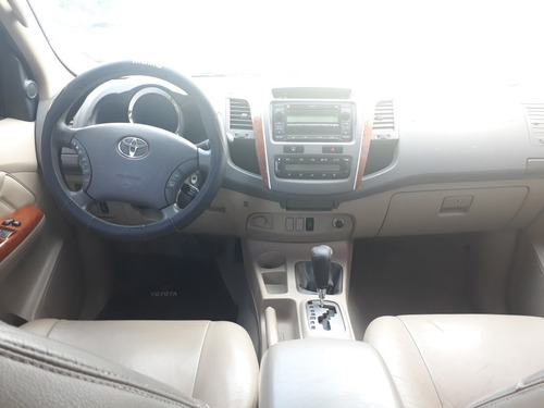 Toyota Sw4 3.0 I Srv At C/cuero 4x4 (2009) 2010