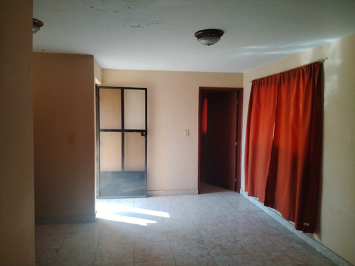 Sr Vende Amplia Y Bonita Casa De 4 Recámaras En Col. Gertrudis Sánchez