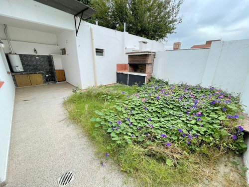 Imagen 8 de 10 de Casa Mas Departamento Venta Alto Alberdi Córdoba