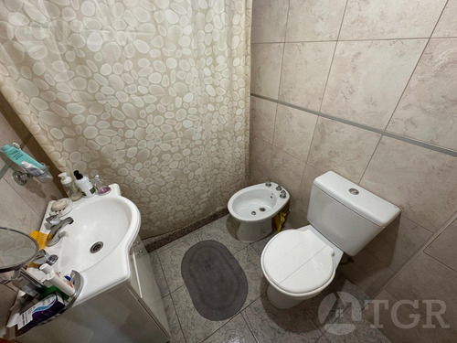 Venta Departamento Monoambiente Con Cochera Cubierta En Caseros