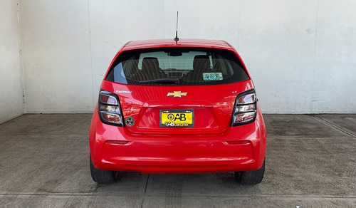 Imagen 6 de 13 de Chevrolet Sonic 2017 1.6 Lt Hb Mt