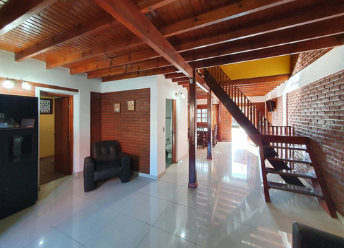 Imagen 6 de 17 de Venta De Casa 4 Ambientes Con Pileta Quilmes