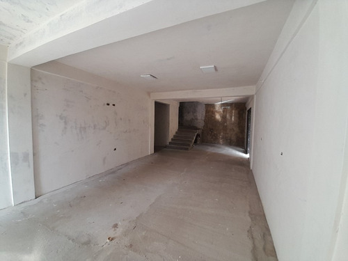 En Venta Amplia Casa Vacacional Ideal Para Posada En Chichiriviche.