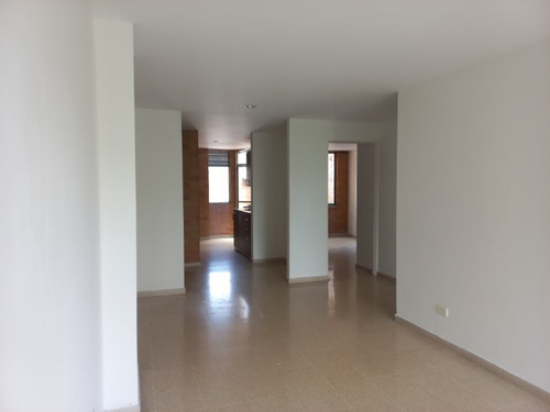 Apartamento En Arriendo Ubicado En Medellin Sector Calasanz (21151).