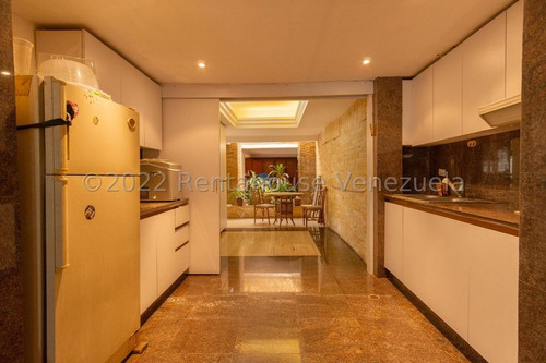 Colinas De Los Ruices !! Espectacular Quinta 802 M2 Terreno, 650 M2 Const., 4 Hab, 2 Estudios, 6 Baños, 4 Pe, Bar, Parrilera, Planta Eléctrica, Hermosas Áreas Verdes Y Sociales. Una Verdadera Joya !!